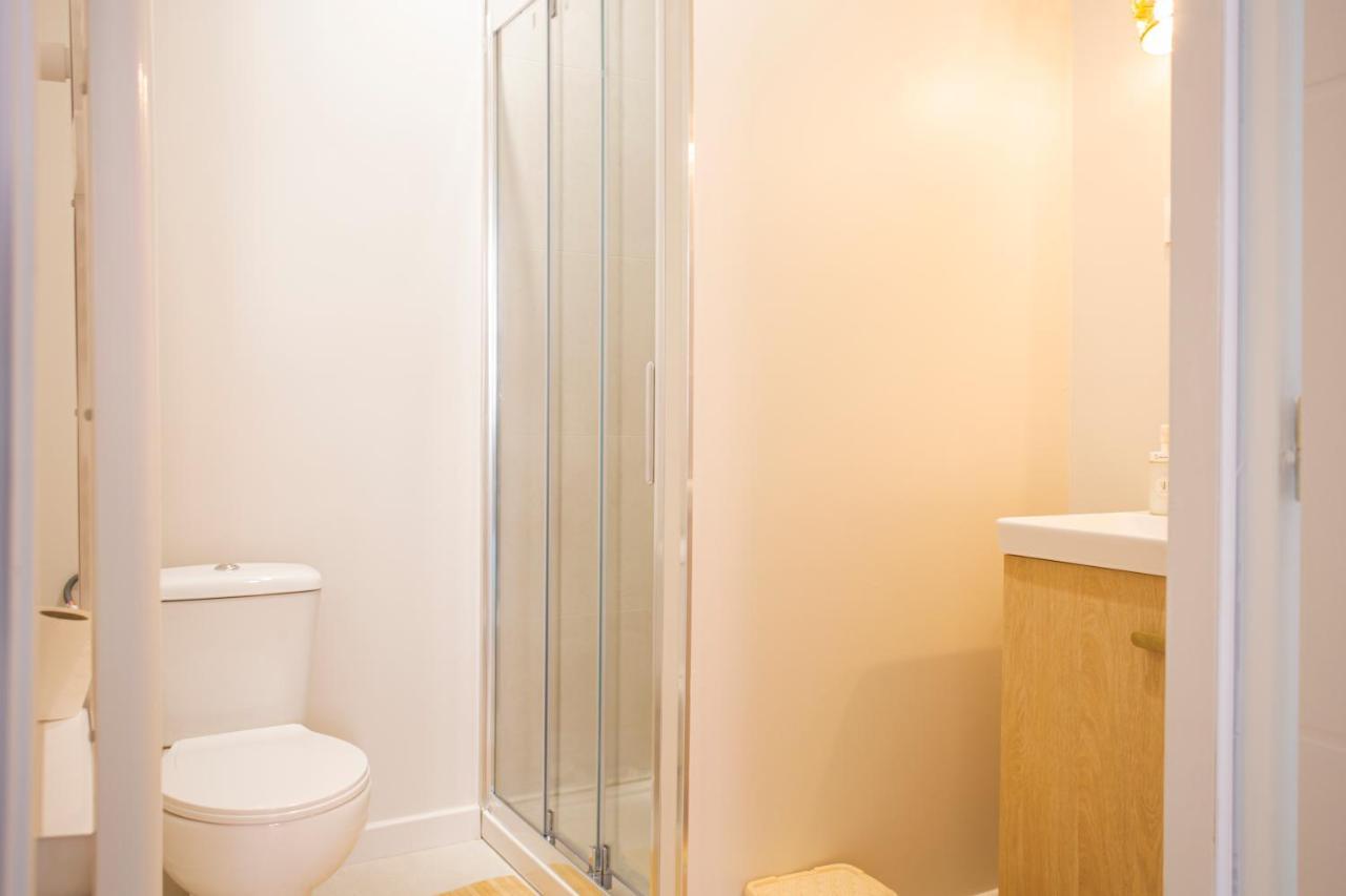 Ideal Pro & Couple - 2 Logements Theme Boho Chic Rdc & Dandy 1Er Etage - Quartier Calme - Jardin - Wifi Hd - Smart Tv - Parking Gratuit - Proche Centre & Transports - Ask Home Valenciennes Eksteriør bilde