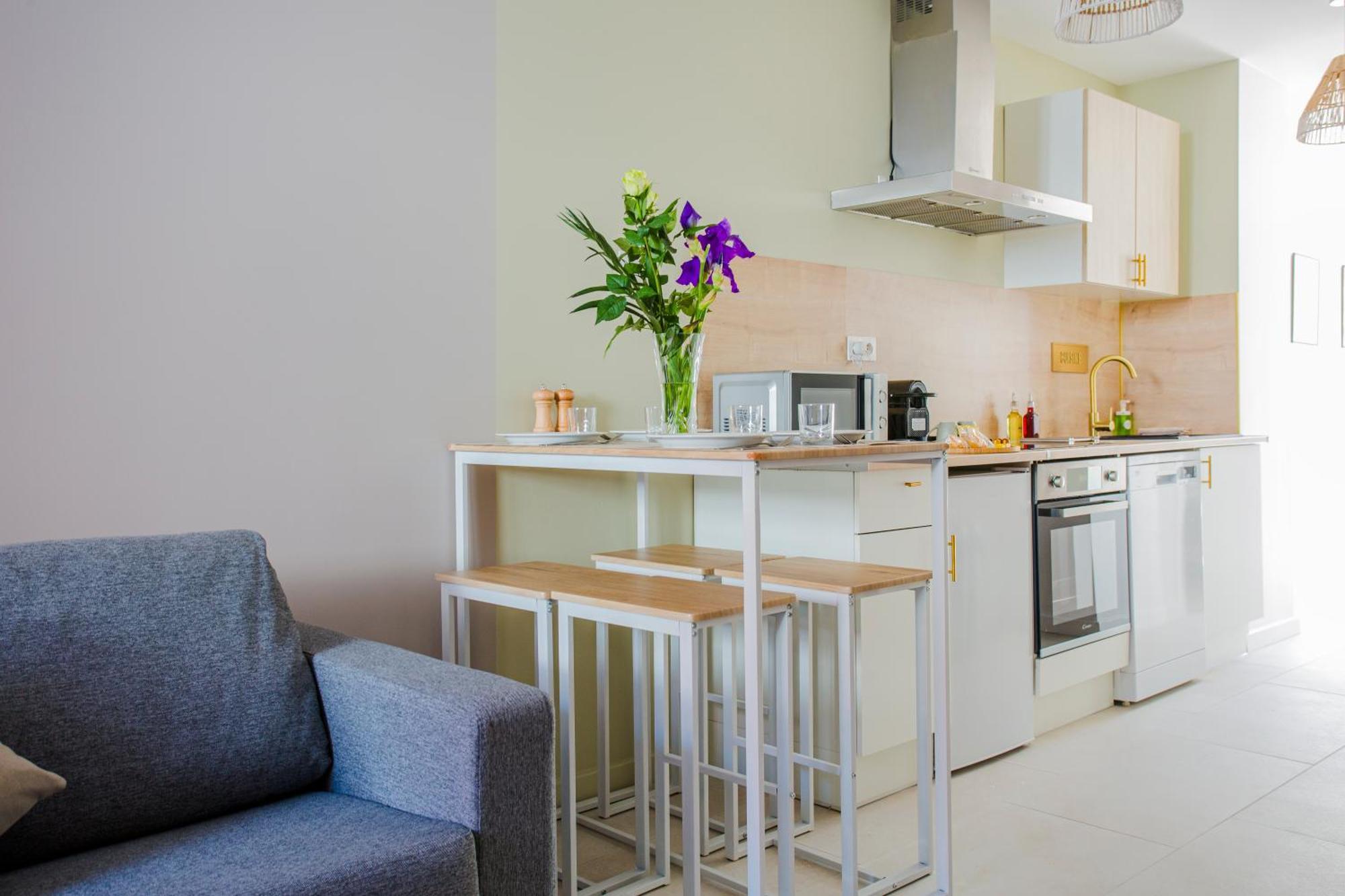 Ideal Pro & Couple - 2 Logements Theme Boho Chic Rdc & Dandy 1Er Etage - Quartier Calme - Jardin - Wifi Hd - Smart Tv - Parking Gratuit - Proche Centre & Transports - Ask Home Valenciennes Eksteriør bilde
